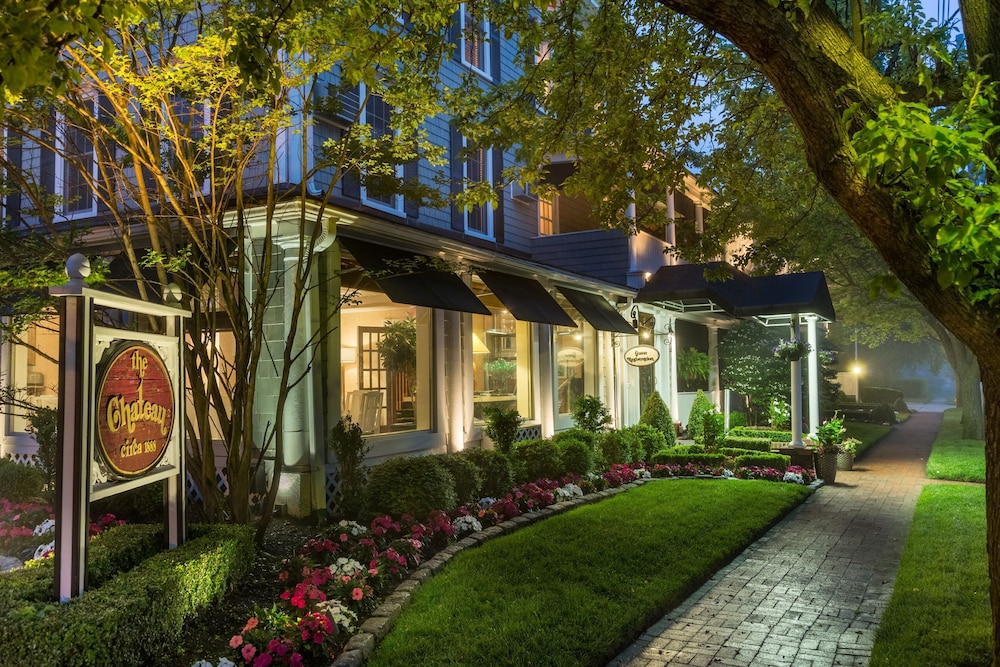 The Chateau Inn and Suites 52/57