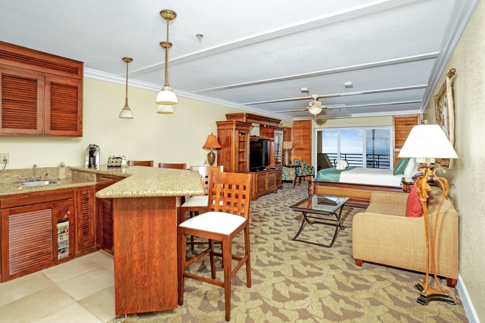 Pacific Terrace Hotel 73/92