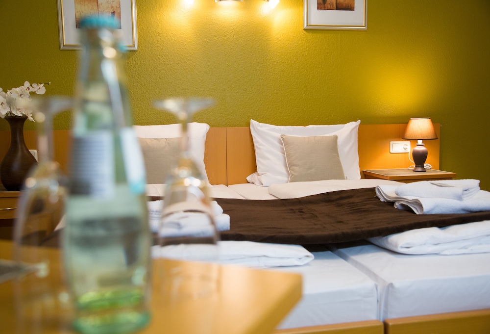 Garni Hotel Rodelheimer Hof 12/23