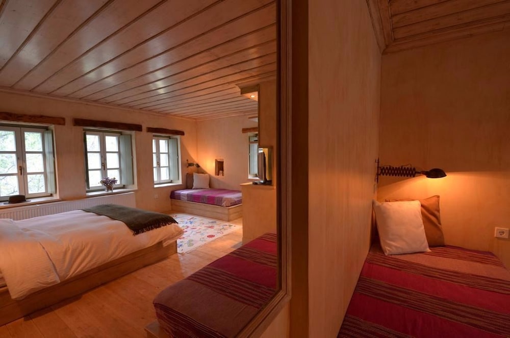 Papaevangelou Hotel 28/66