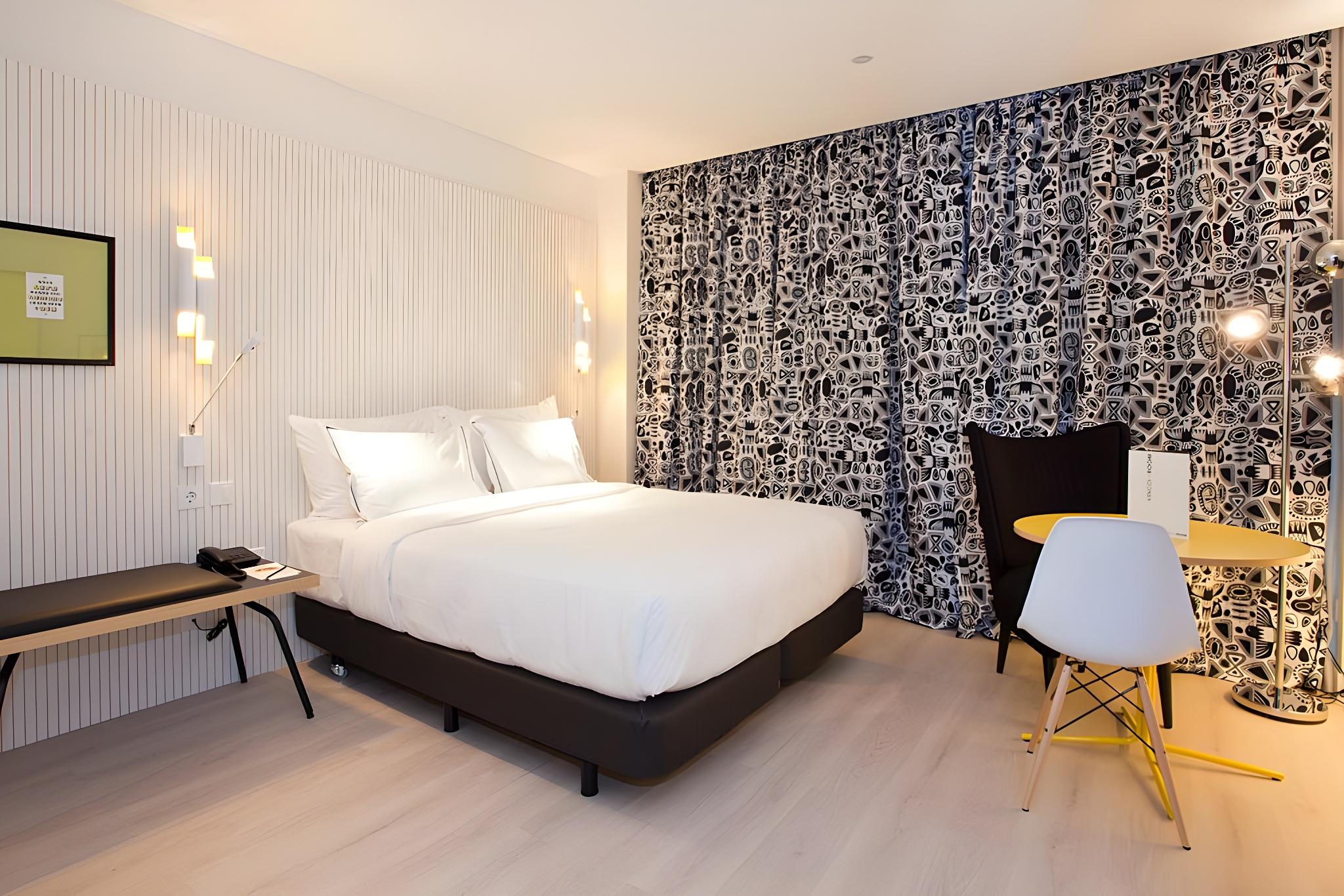 ROOM, SINGLE, DOUBLE BED