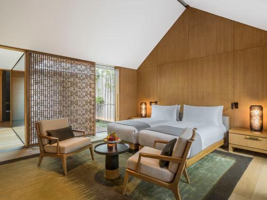 Courtyard, Suite, Twin Beds