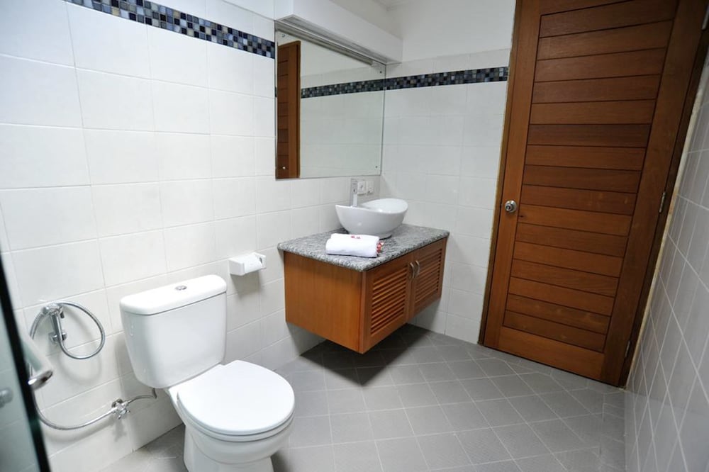 Aquarius Beach Hotel 14/64