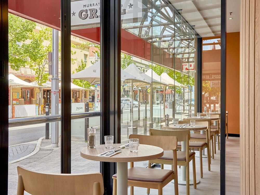 IBIS PERTH 52/70