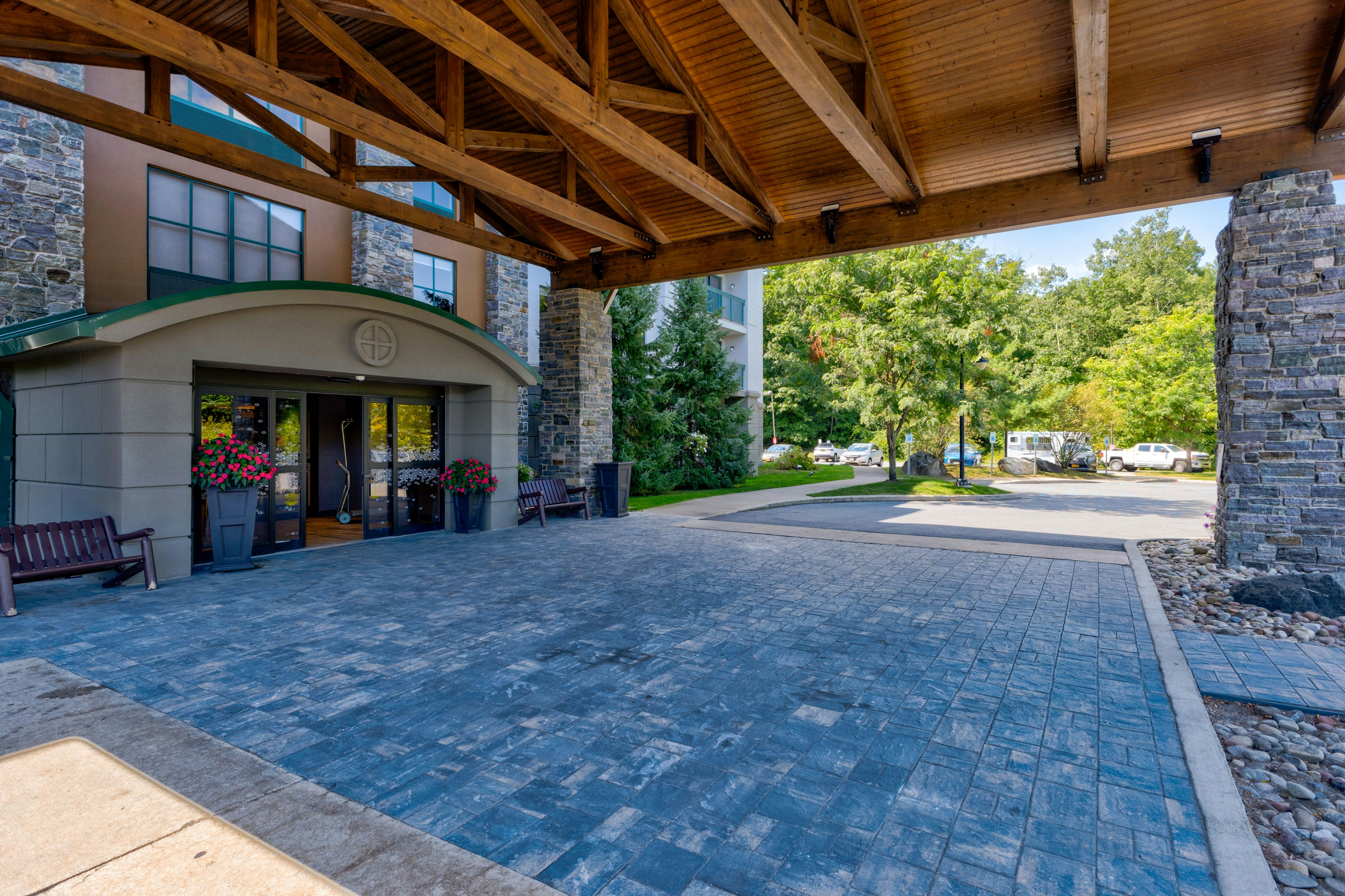 Hampton Inn Suites Lake George 57/61