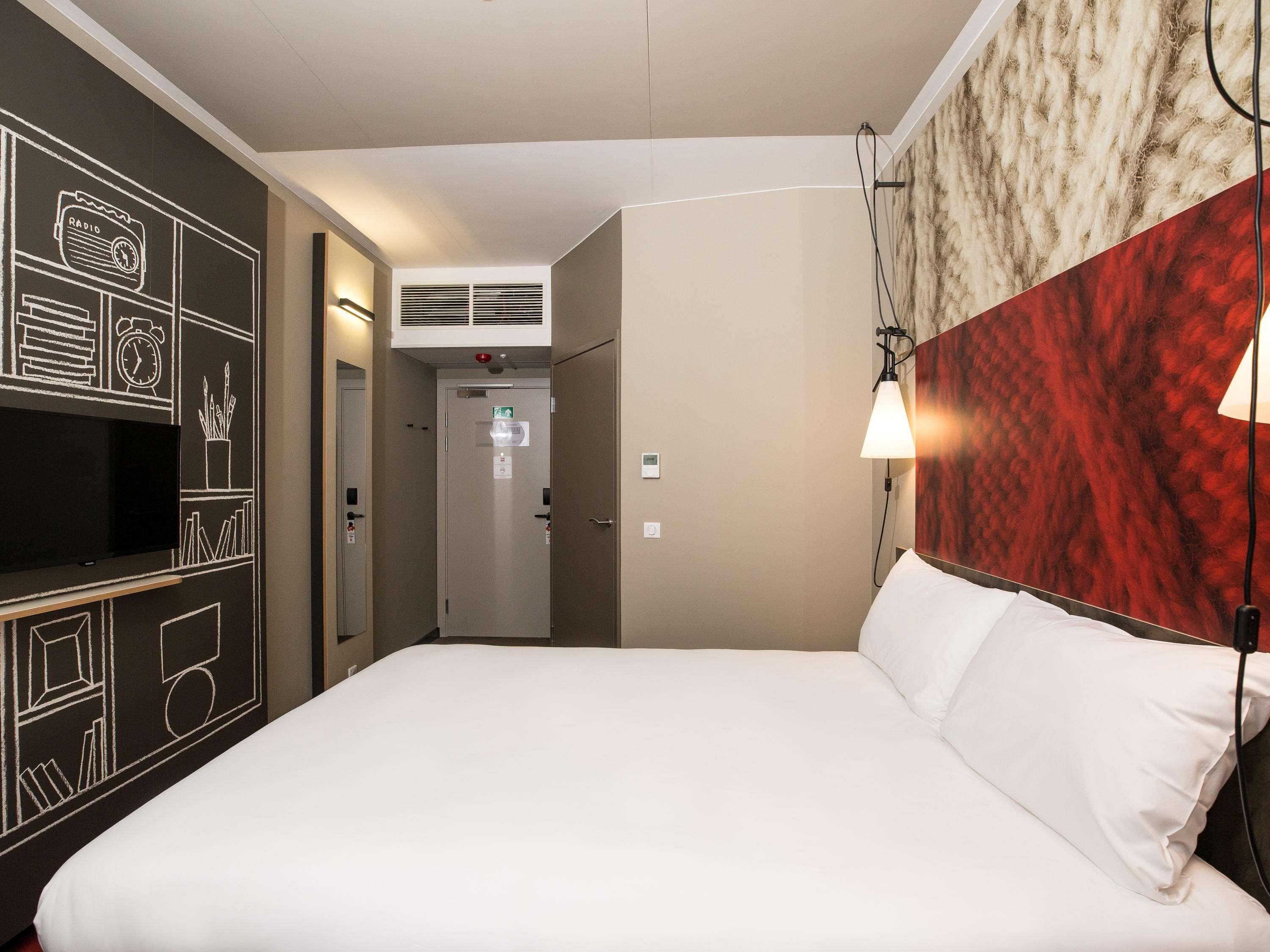 ROOM, DOUBLE BED, SOFA