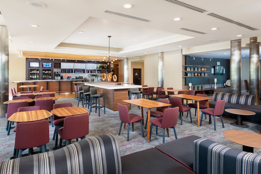 Courtyard By Marriott Santa Ana Orange County 42/53