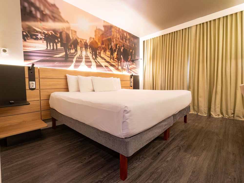 SUPERIOR, KING BED