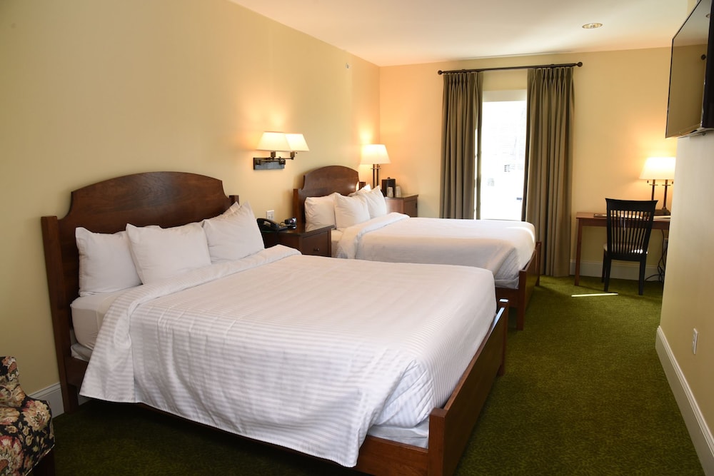 Publick House Historic Inn And Country Motor Lodge 18/49