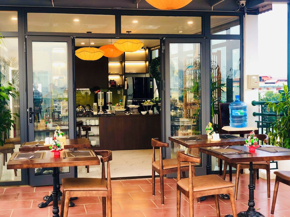Noble & Swan Boutique Hotel 51/60