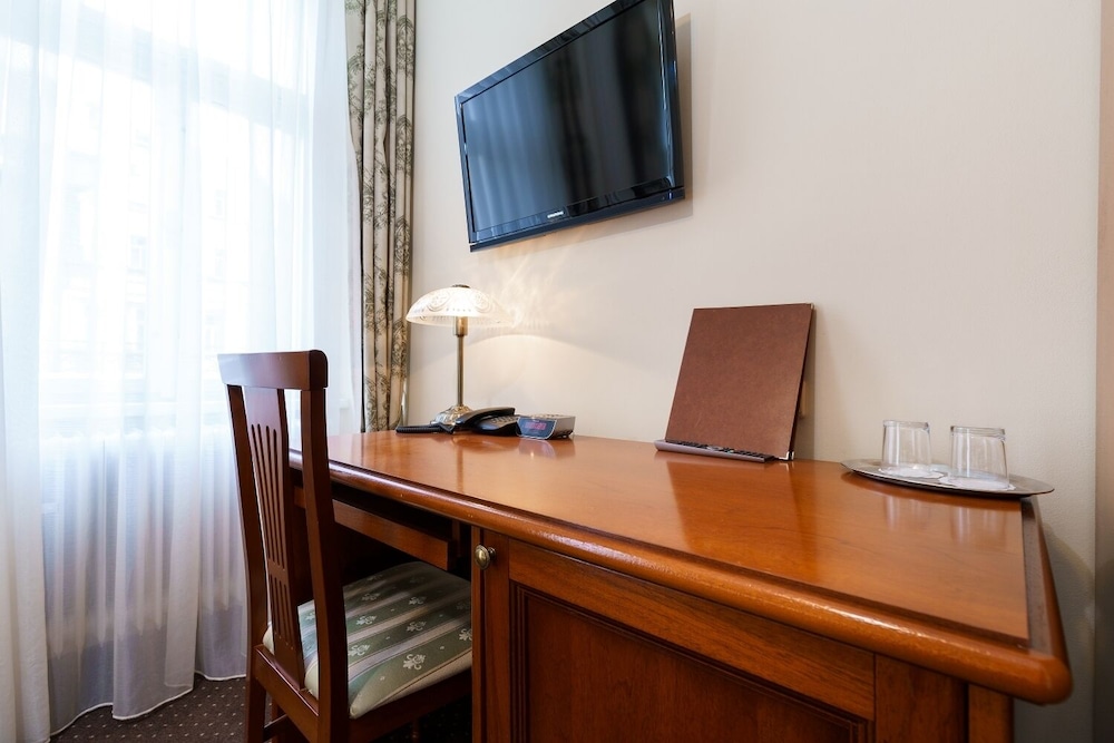 Spa Hotel Anglicky Dvur 44/50