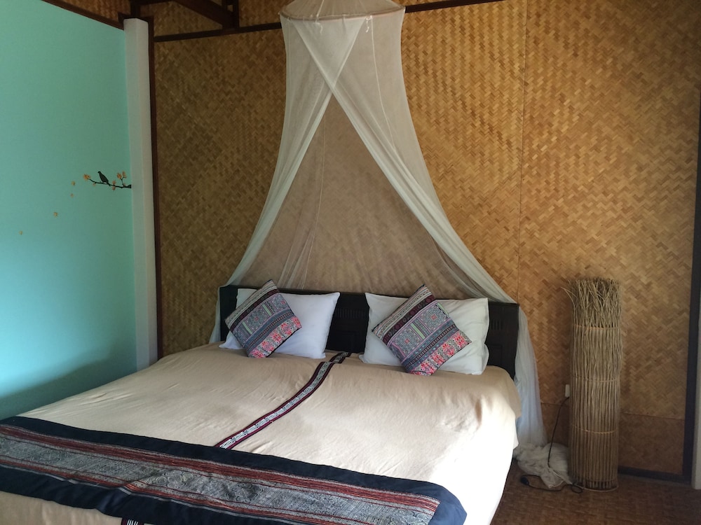 Him Naam Pai Resort 10/30