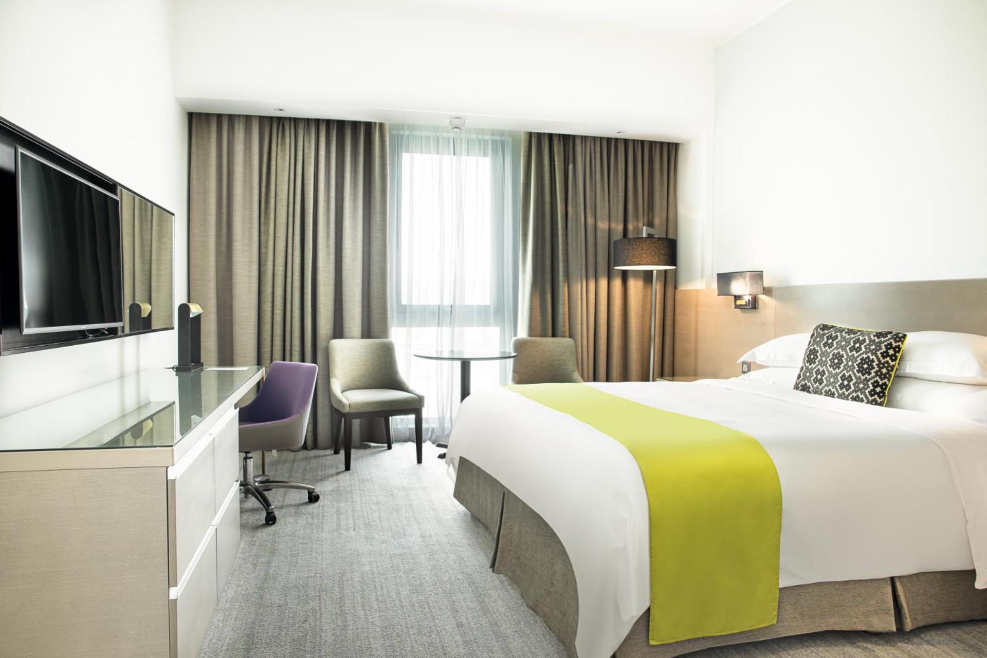 SUPERIOR, KING BED