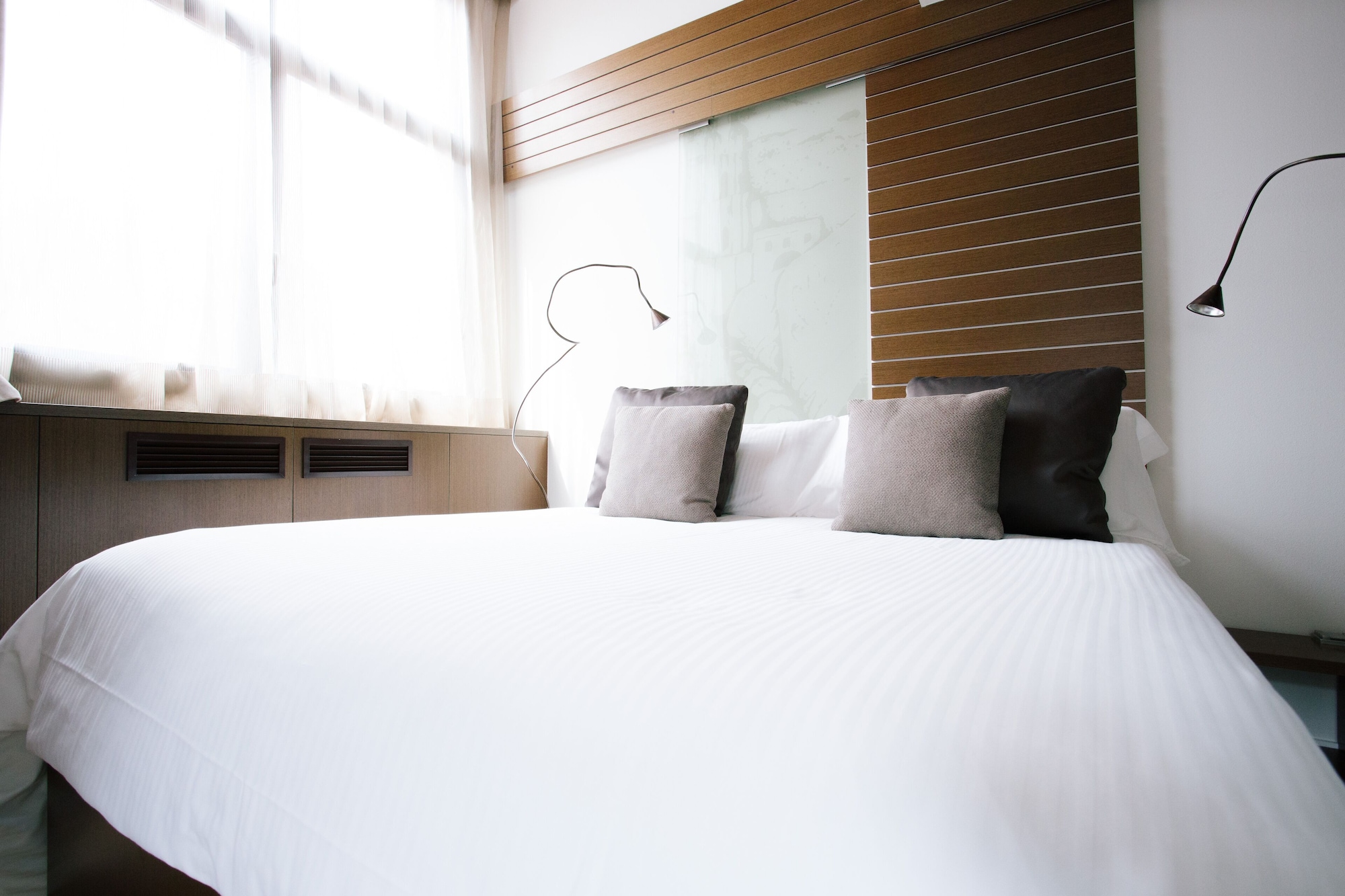 ROOM, DOUBLE BED