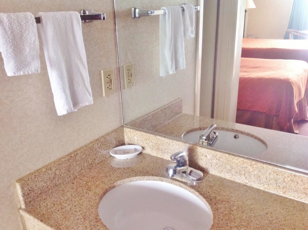 Motel6 Clarksville, TN 32/57