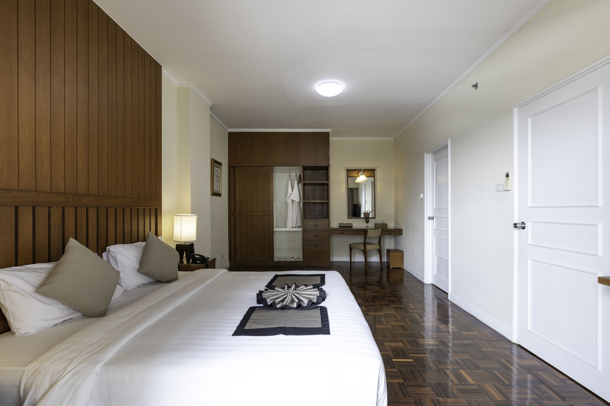 ONE BEDROOM SUITE