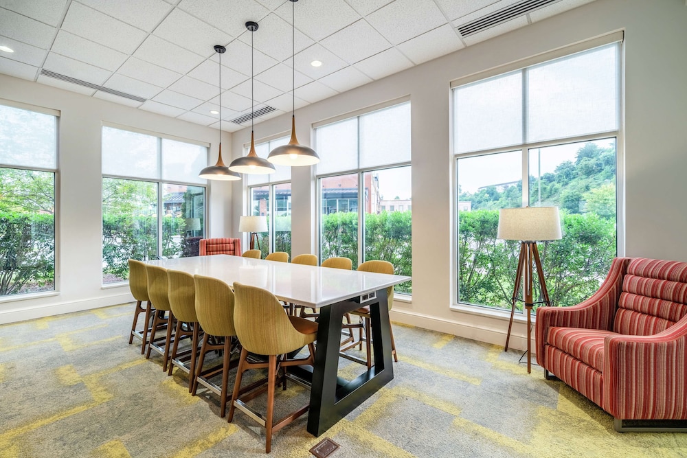 Hilton Garden Inn Morgantown 32/44