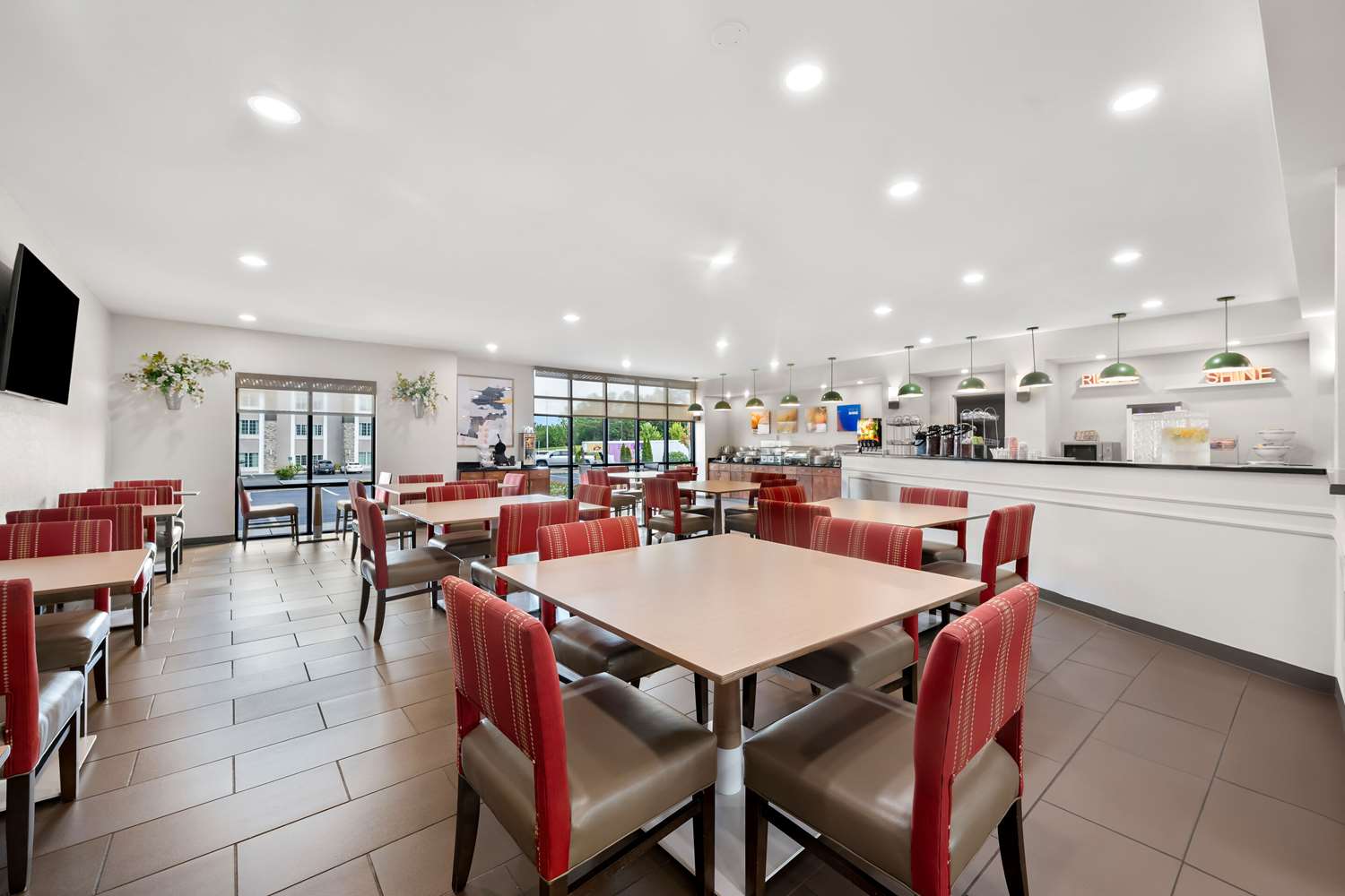 Comfort Suites CS-SU Cullman I-65 Exit 310 26/33