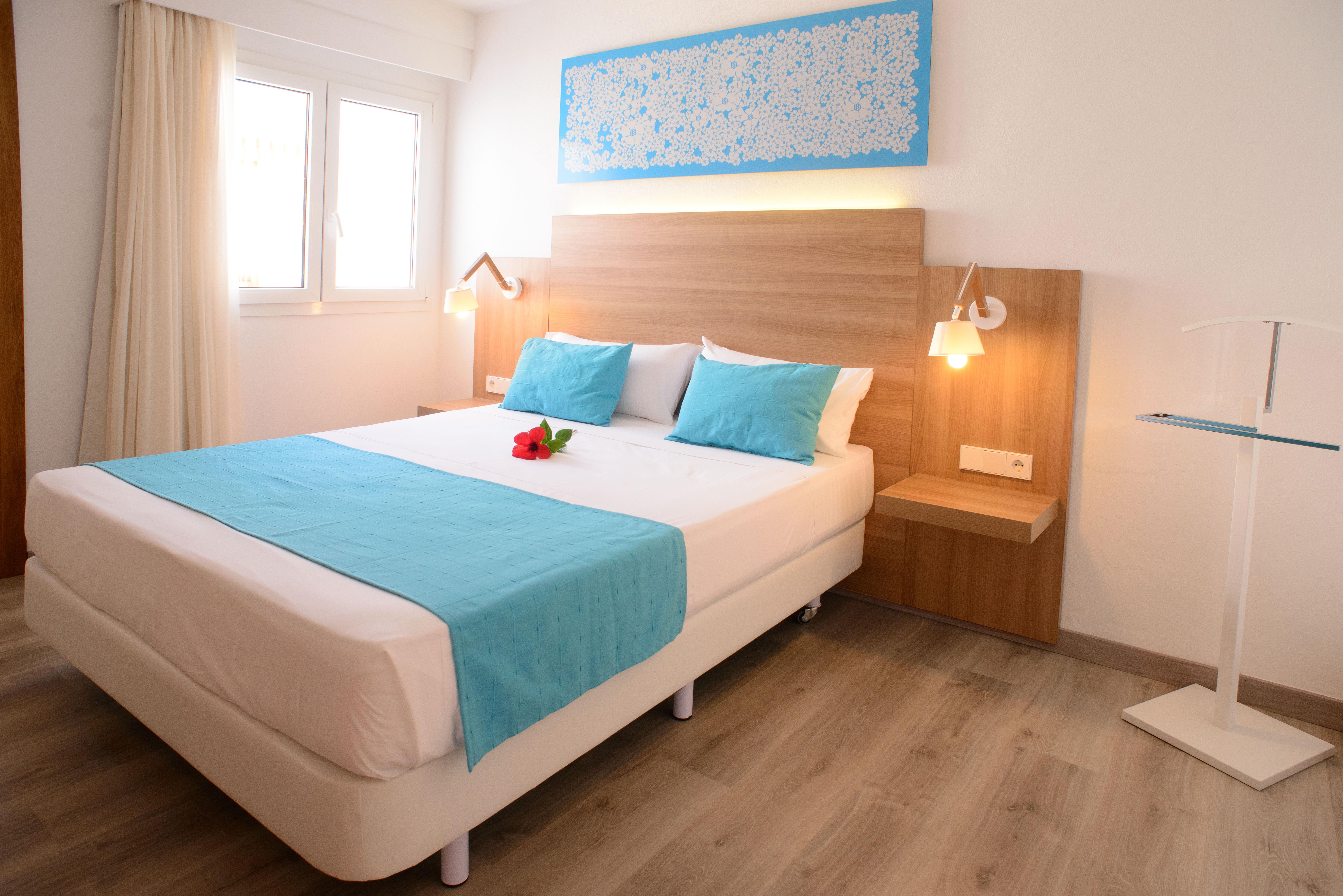 Suite, Garden View, Balcony or Terrace