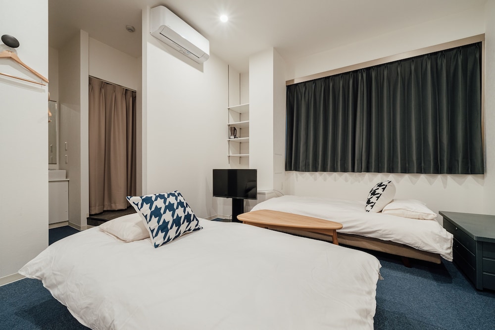 SUPERIOR, TWIN BEDS