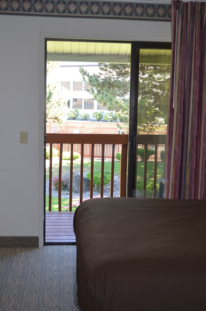Columbia River Hotel, Ascend Hotel Collection 35/76
