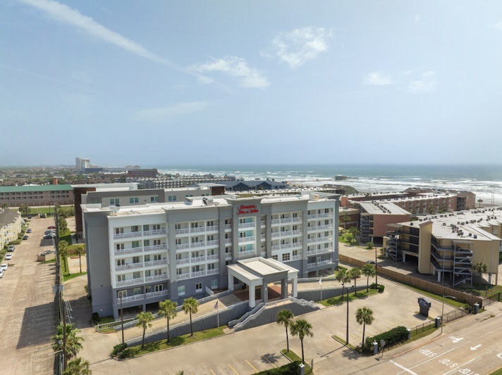 Hampton Inn Suites Galveston 2/68