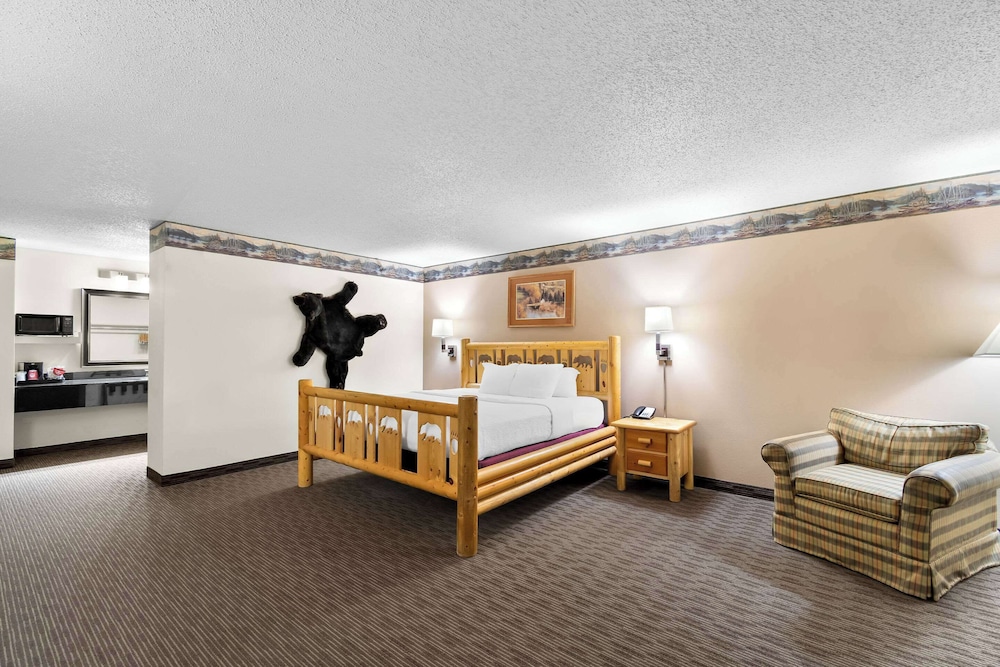 Quality Inn Ladysmith, WI 9/46
