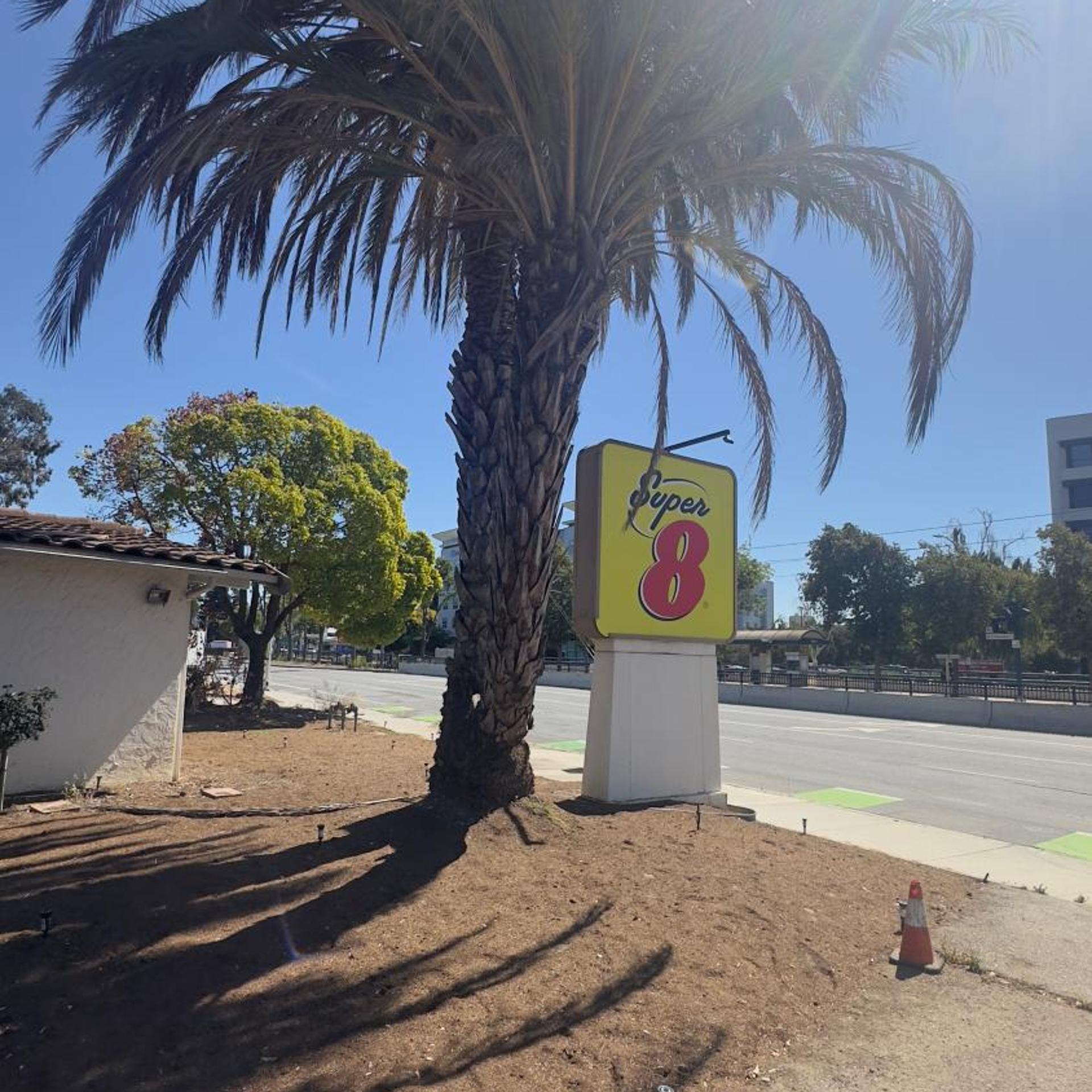 Super 8 by Wyndham San Jose Airport 24/32