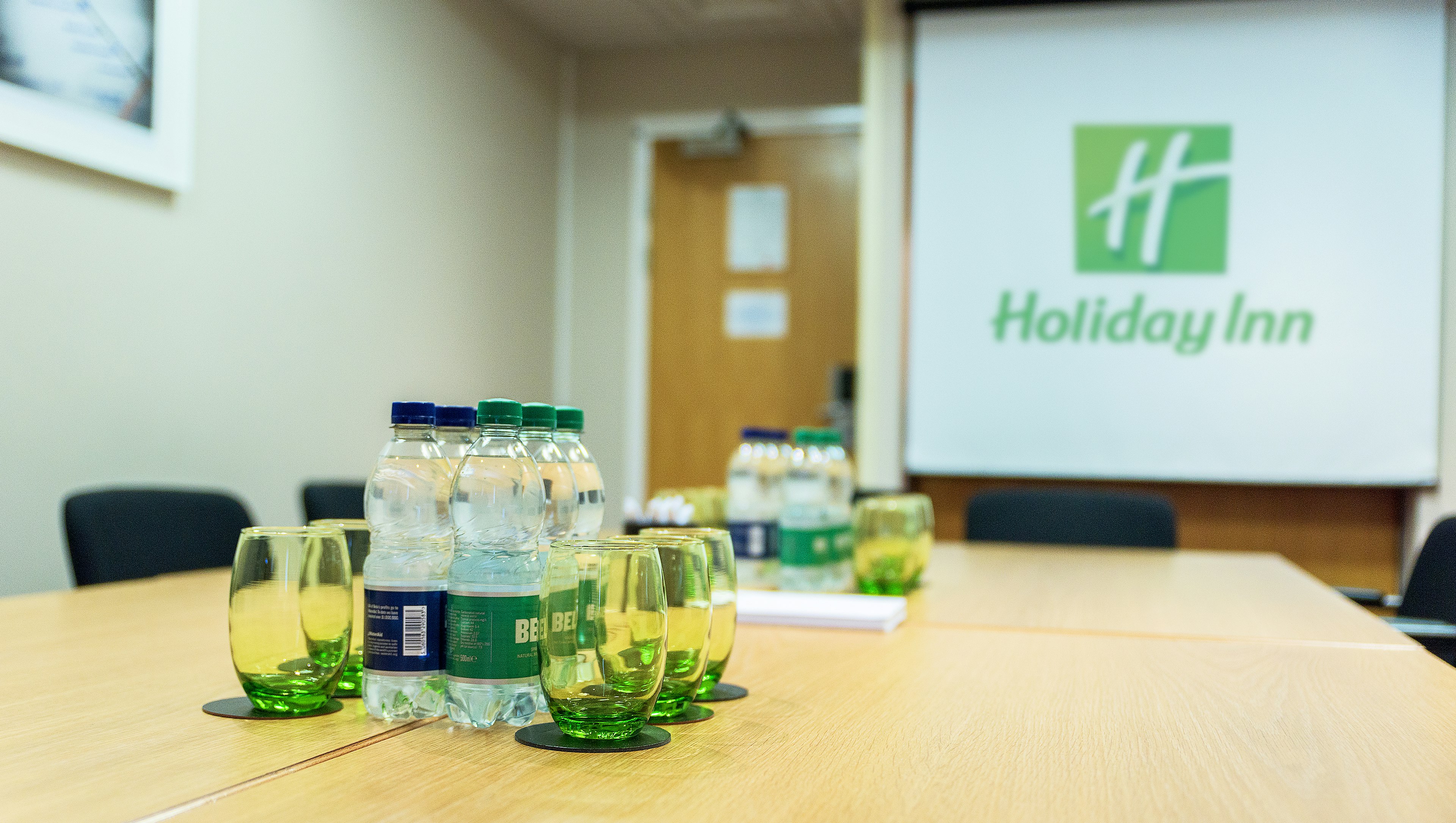 HOLIDAY INN LONDON BRENT CROSS 38/46