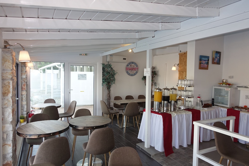 Hotel Rene 36/60