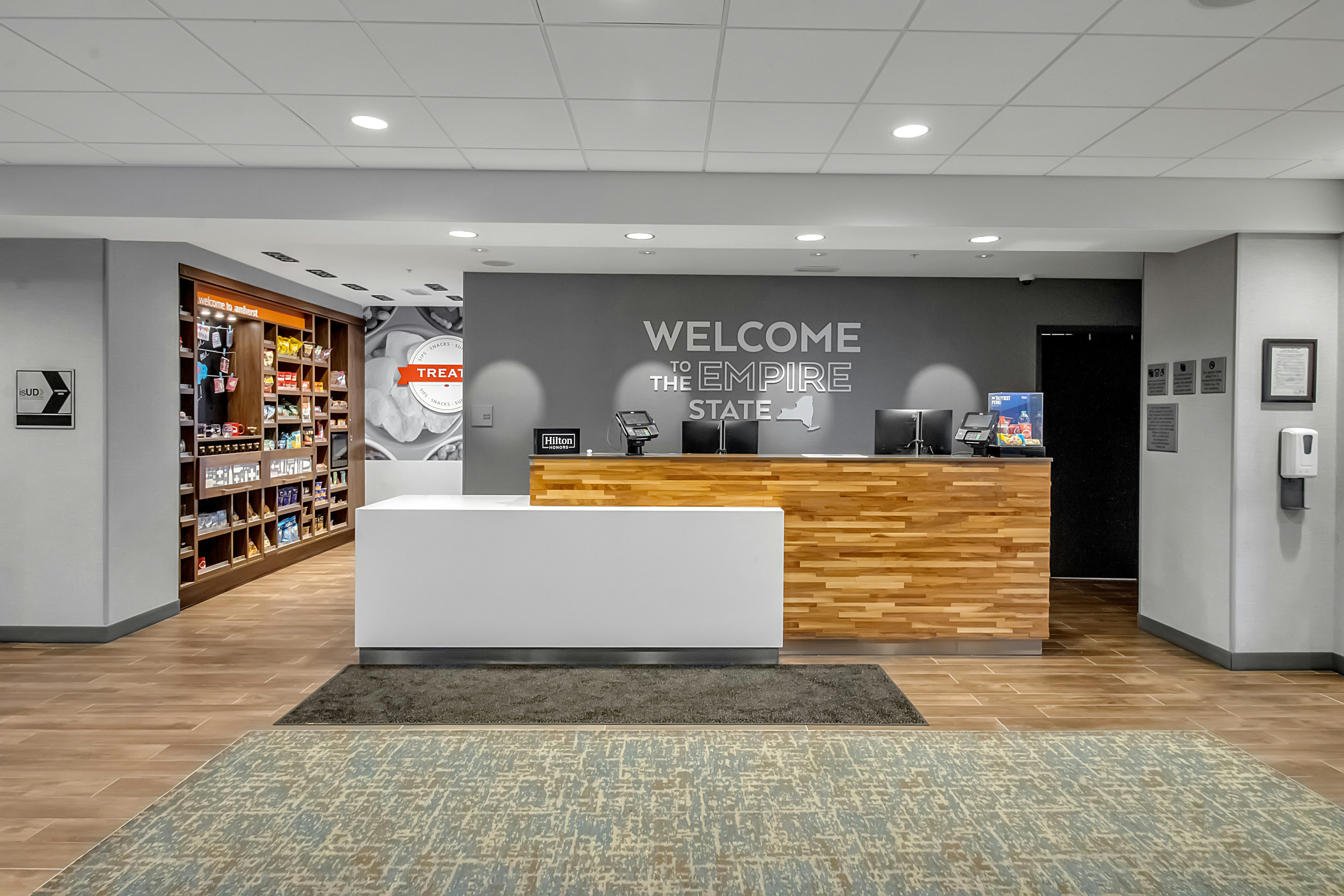 Lobby at Hampton Inn Buffalo - Amherst, AMHERST - NY