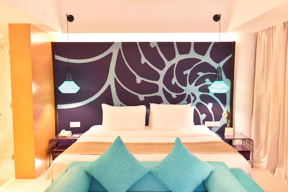 Hue Hotels Resorts Boracay 33/67