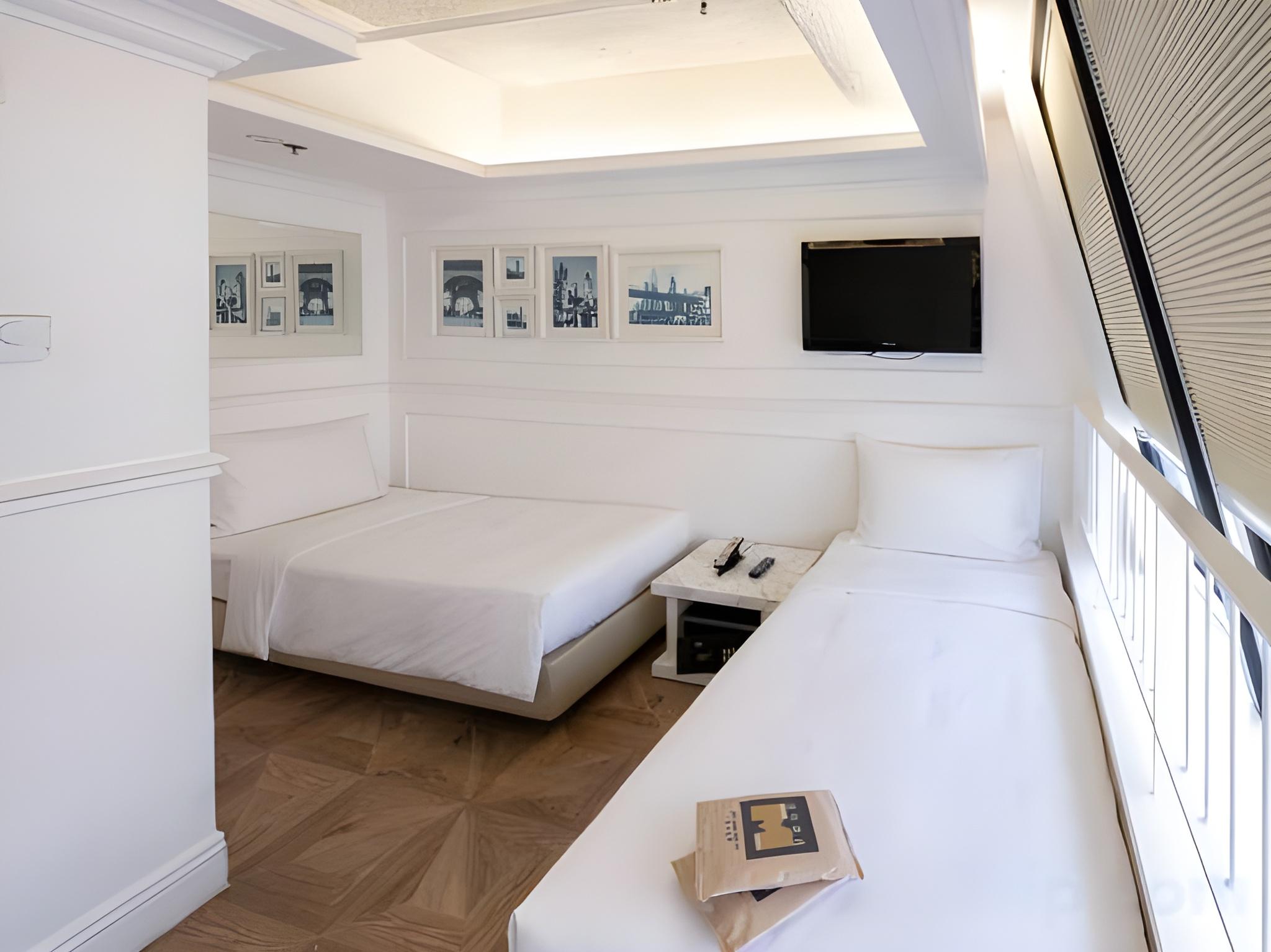 Smart, Plus, Twin Beds
