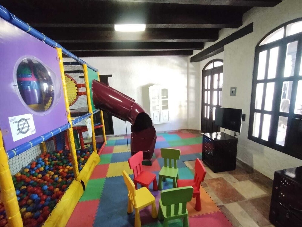 Plaza San Cristobal Inn 40/50
