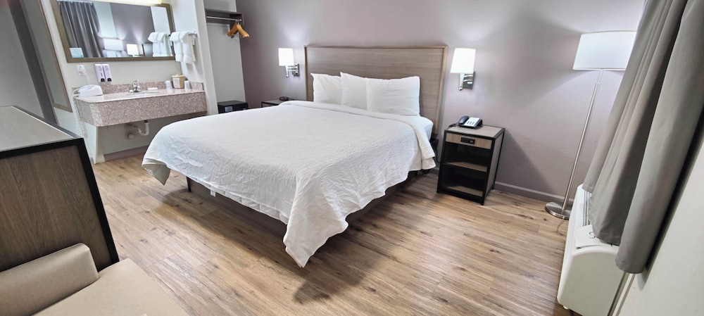 Baymont by Wyndham Socorro 27/38