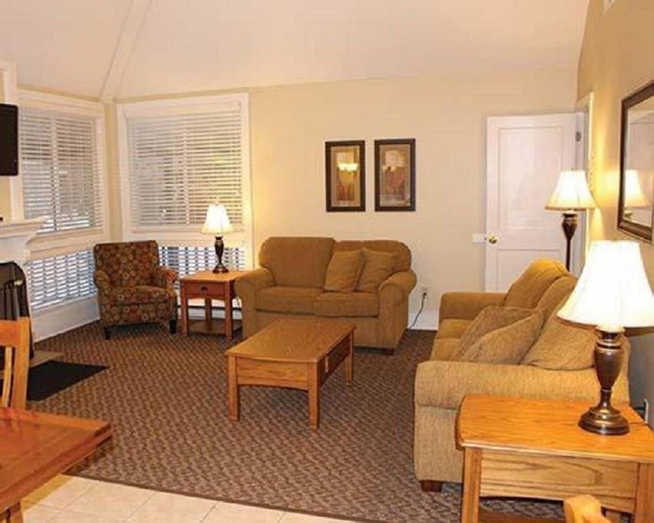 Pocono Villas Resort 25/50