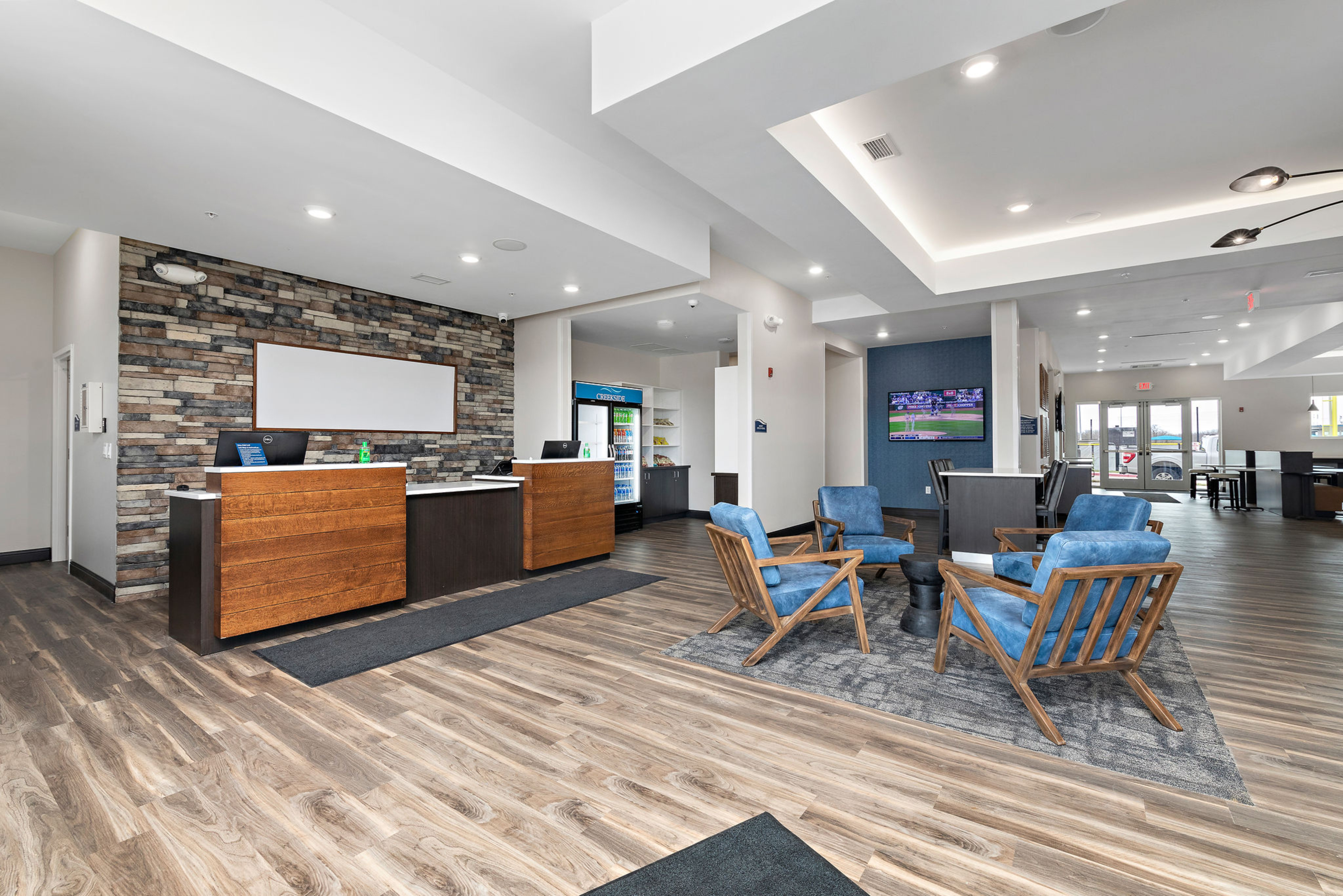 Holiday Inn Express Kansas City North Parkville, an IHG Hotel 6/50