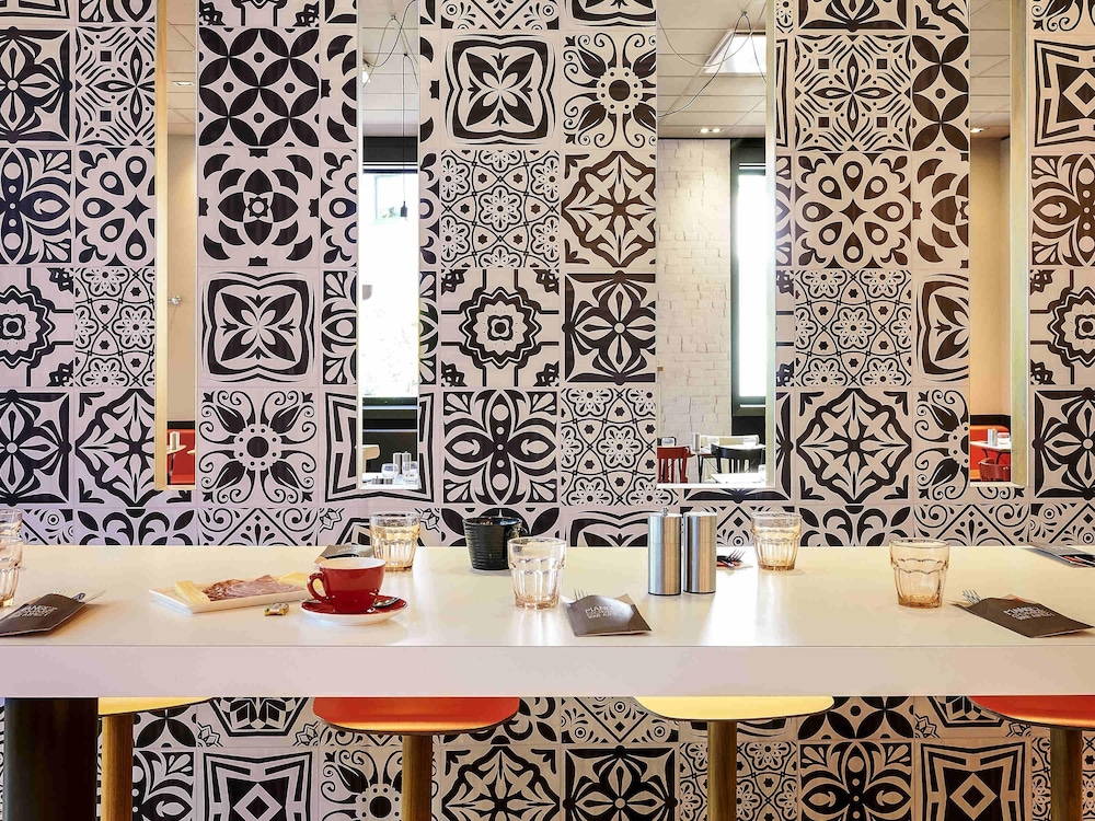 ibis Styles Lyon Gerland 4/45