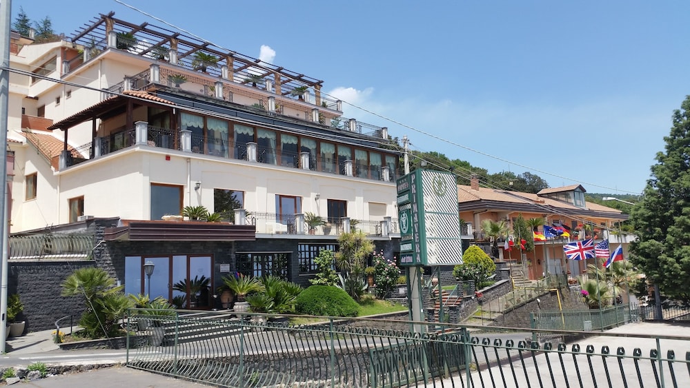 Hotel Primavera Dell'etna 3/47