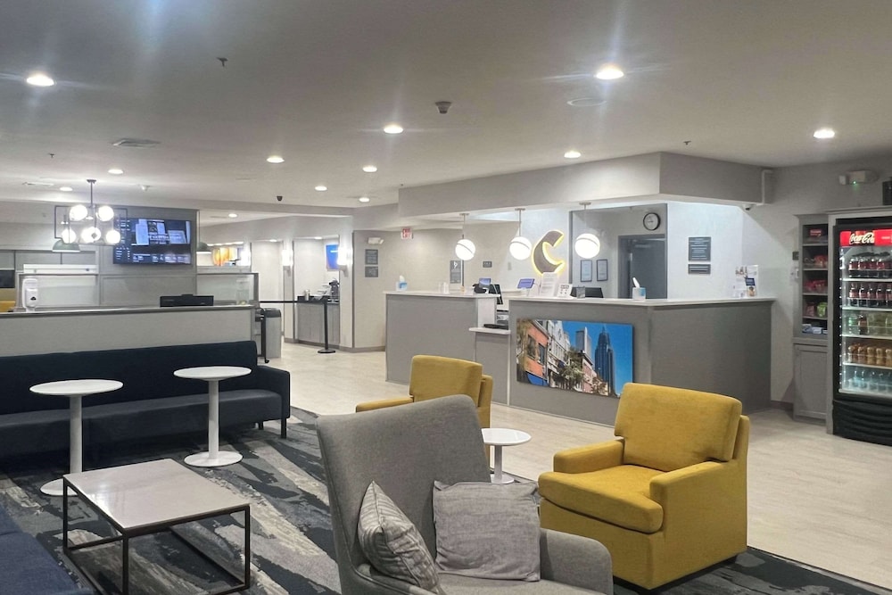 Comfort Suites Mobile-South Alabama University Area 30/43