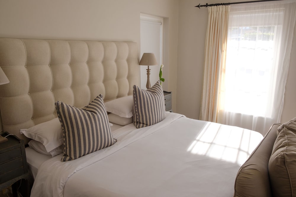 White Lodge Constantia Guest House 8/59