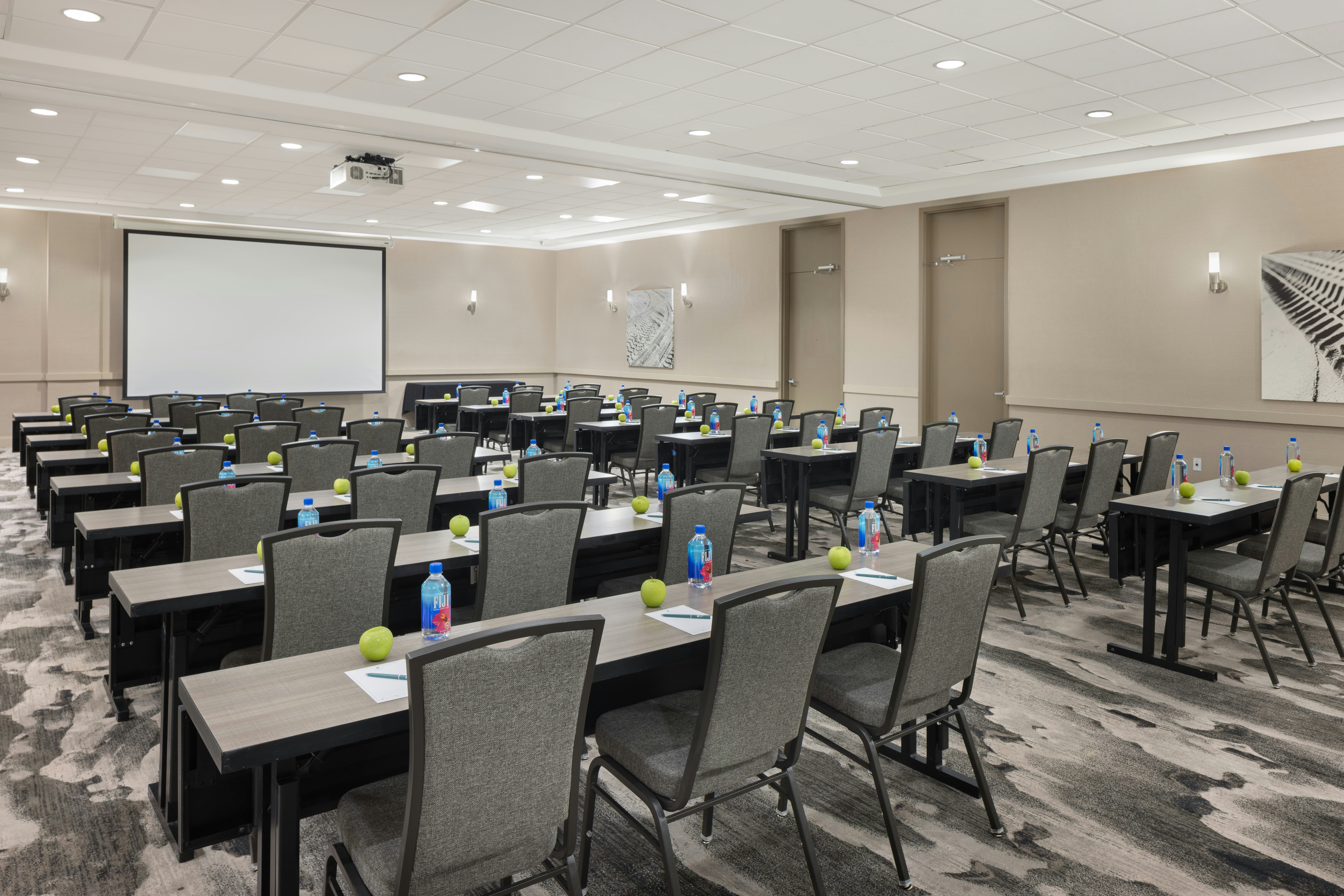 Embassy Suites by Hilton Detroit Troy Auburn Hills 62/77