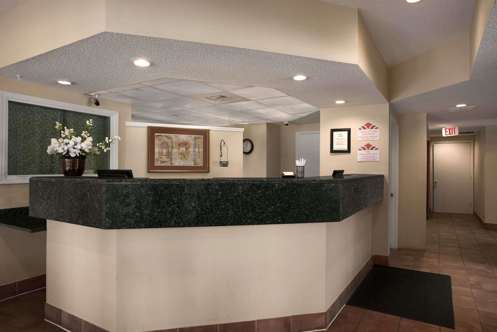 Affordable Suites of America Grand Rapids (Ex Hawthorn Suites by Wyndham) 4/49