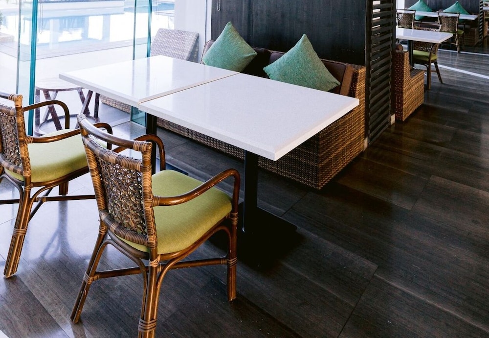 Arterra Hotel and Resort 34/50