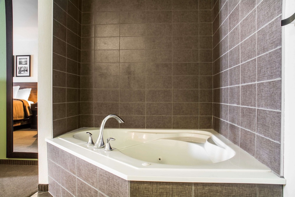 Sleep Inn & Suites Syracuse Airport 9/40