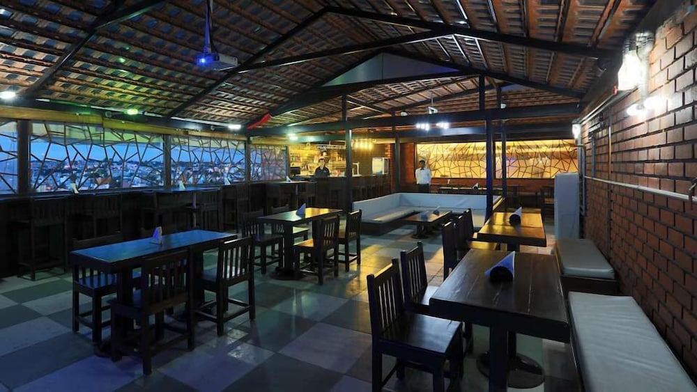 OYO 16804 Hotel Abhimaani Vasathi 11/16