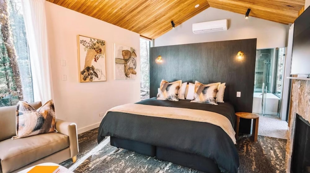 Mountain, Premium, Cabin, Queen Bed, Adult Only