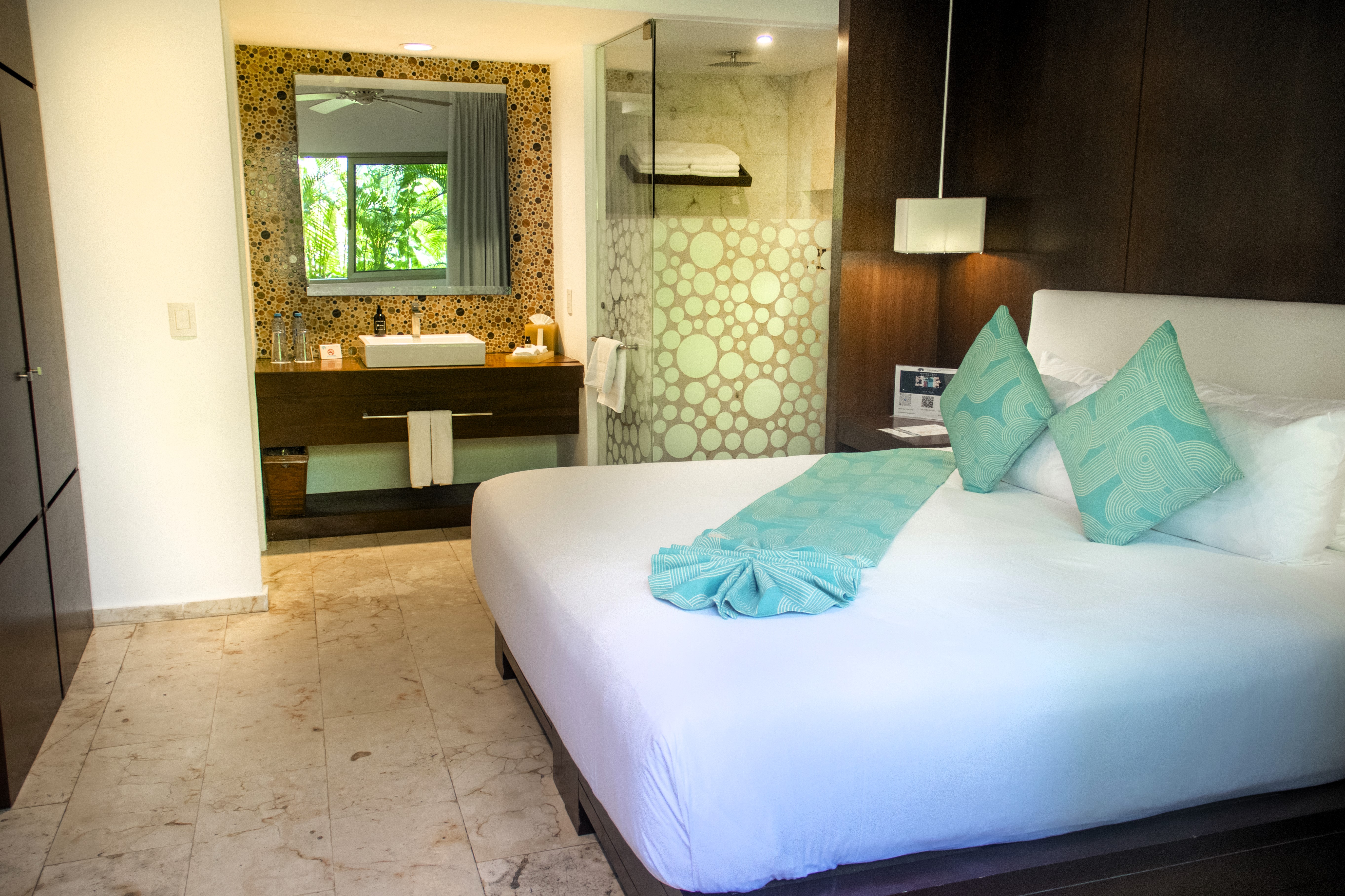 Room, King Bed