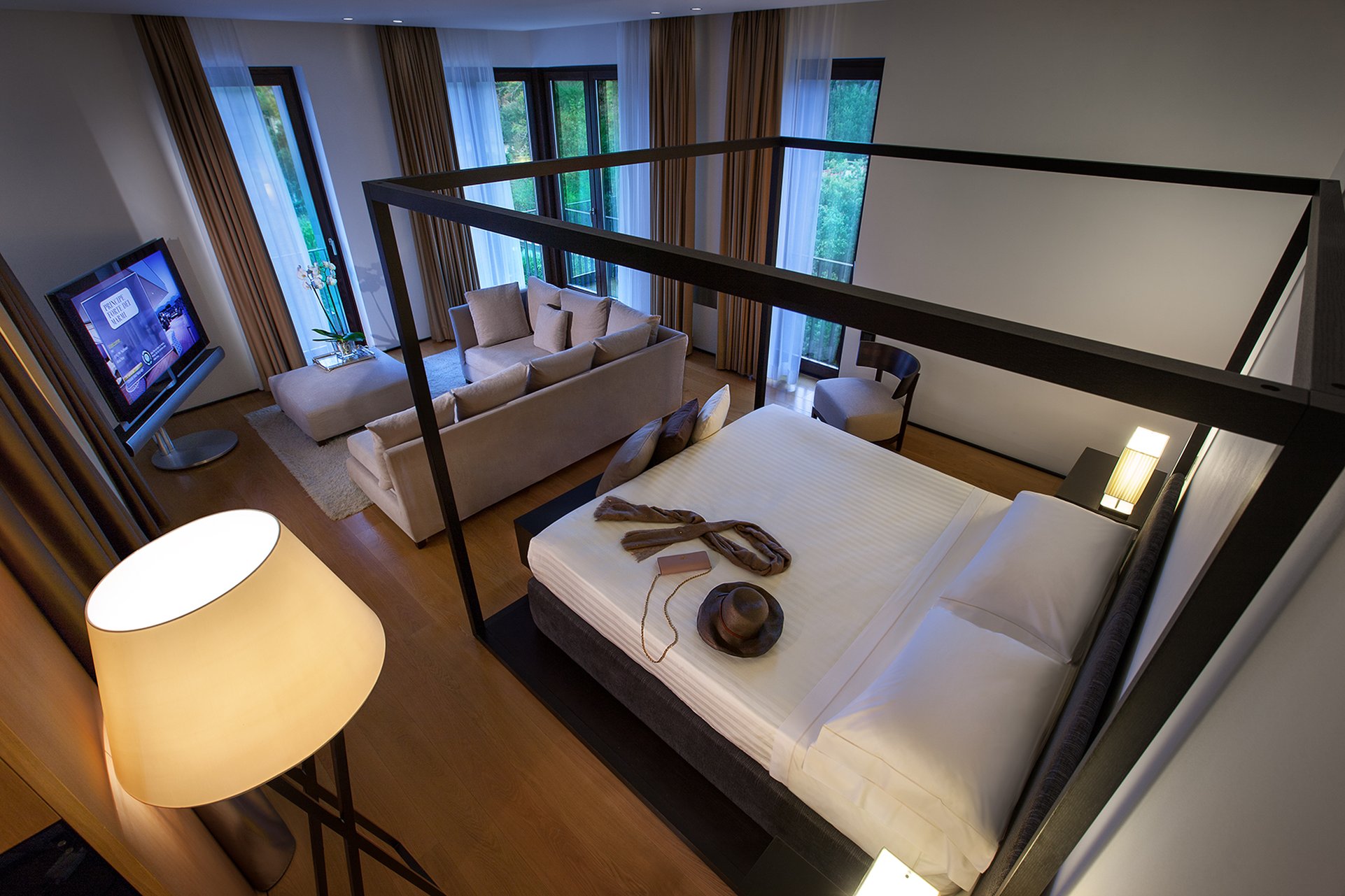 Classic, Suite, Open Space