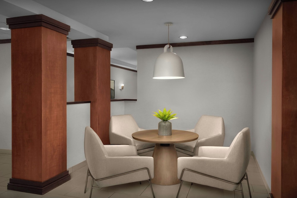 Fairfield Inn Suites Phoenix Chandler Fashion Center 49/65